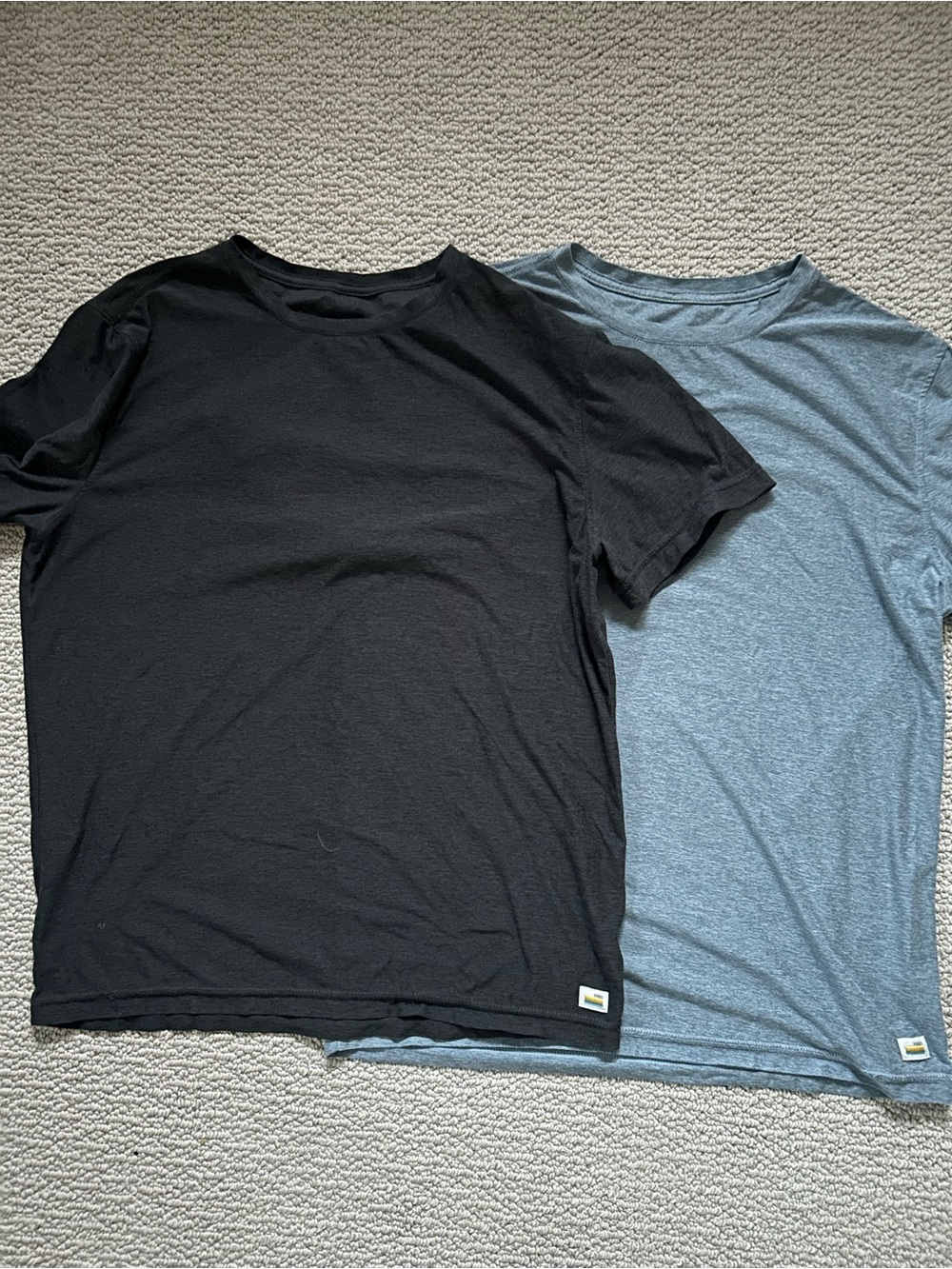Vuori Strato Tech Tee Mens M Lot of 2